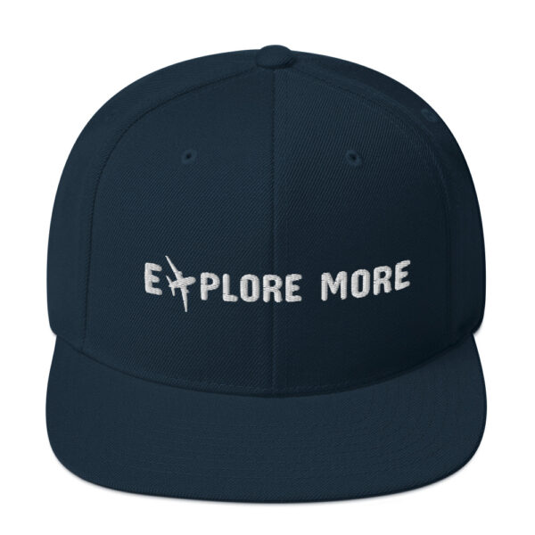 Abenteuermütze – Vorderansicht der Snapback-Cap "Explore more"